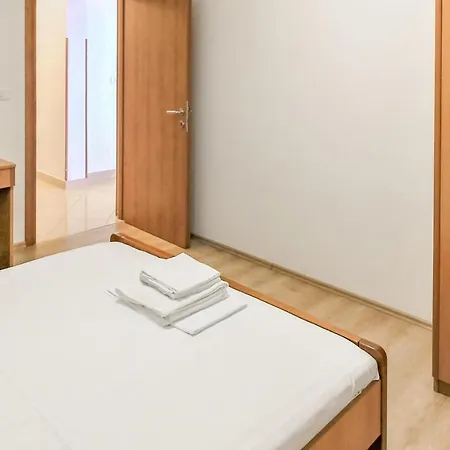 Apartment Beach Front In With Kitchen *