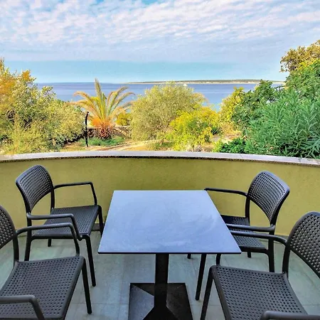 Beach Front In With Kitchen Apartment